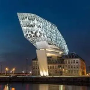Big Private Apartment In The Heart Of Antwerpia